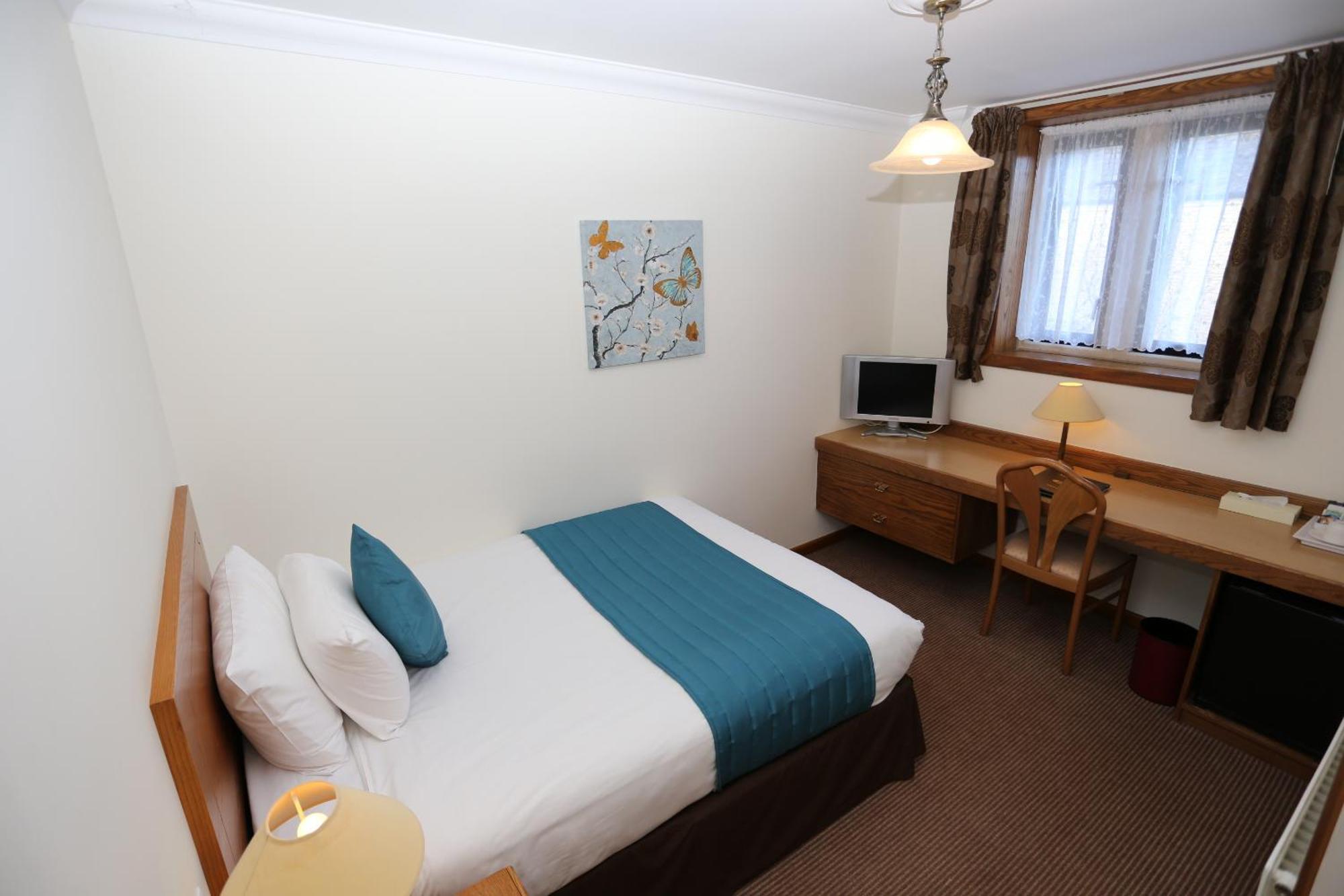 Stanton House Hotel Swindon Oda fotoğraf